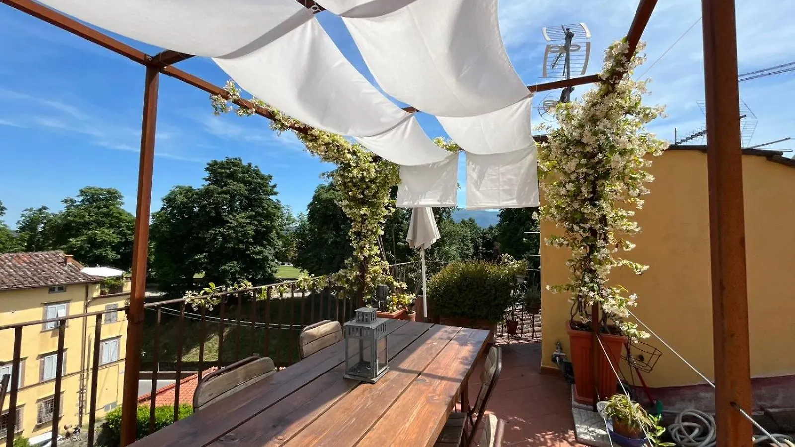La Terrazza Di Sofia Apartamento Lucca 0*,